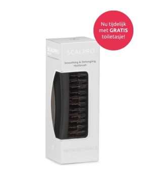 Vrouw draagt een haarwerk dat mooi over de schouder valt