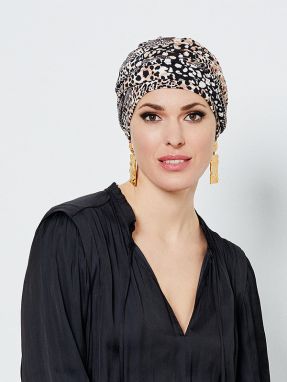 turban met dierenprint van Gisela Mayer
