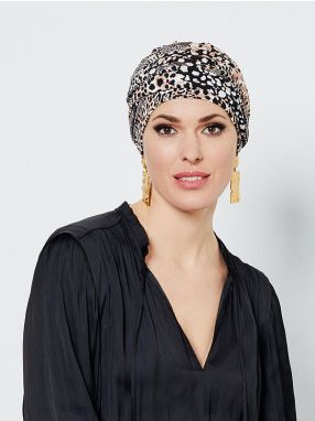 turban met dierenprint van Gisela Mayer
